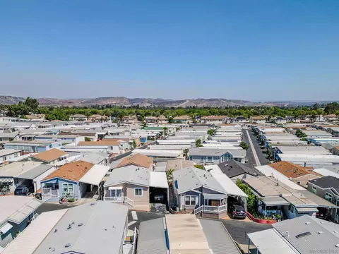 6 Oriole Ln, Oceanside, CA 92057
