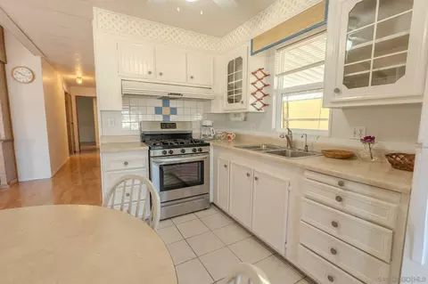 Kitchen - 6 Oriole Ln, Oceanside, CA 92057 photo 3 of 3