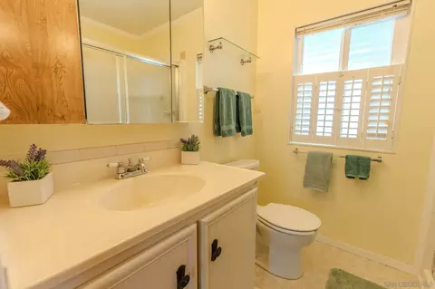 Bath - 6 Oriole Ln, Oceanside, CA 92057 photo 1 of 6