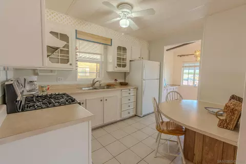 Kitchen - 6 Oriole Ln, Oceanside, CA 92057 photo 2 of 3