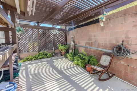 Exterior - 6 Oriole Ln, Oceanside, CA 92057 photo 1 of 8