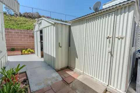 Exterior - 6 Oriole Ln, Oceanside, CA 92057 photo 5 of 8