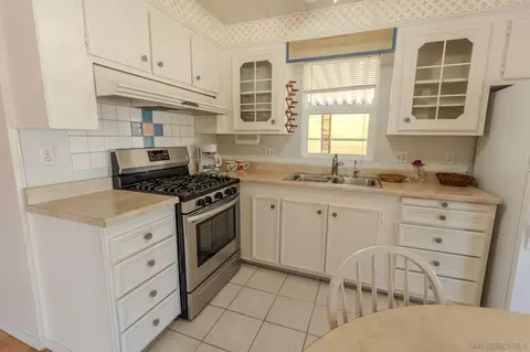 Kitchen - 6 Oriole Ln, Oceanside, CA 92057 photo 1 of 3