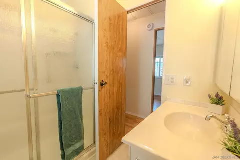 Bath - 6 Oriole Ln, Oceanside, CA 92057 photo 6 of 6