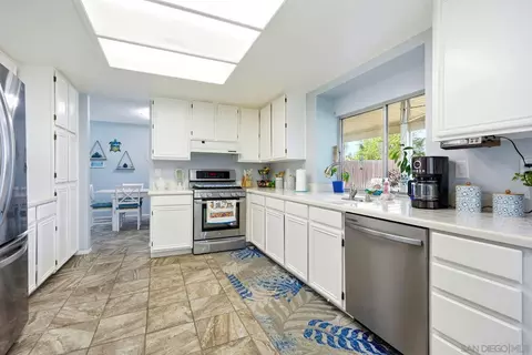 Kitchen - 39813 Creative Dr, Temecula, CA 92591 photo 1 of 3