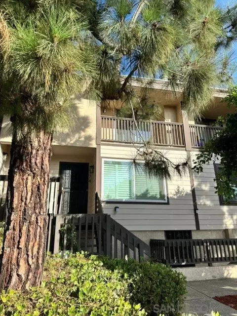 1174 Locust St, San Diego, CA 92106