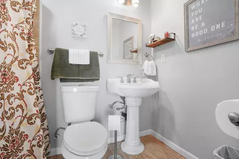 Bath - 1138 Purdy St, Spring Valley, CA 91977 photo 1 of 2
