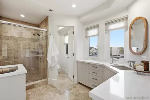 Bath - 531 J Ave, Coronado, CA 92118 photo 6 of 6