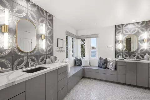 Bath - 531 J Ave, Coronado, CA 92118 photo 3 of 6