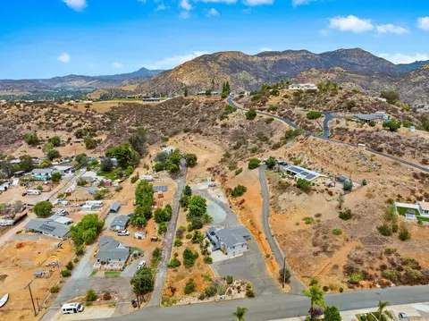 View/Area - 13320 Mapleview St, Lakeside, CA 92040 photo 2 of 11
