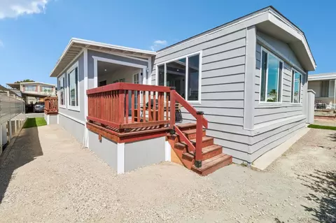 Exterior - 243 Havenview Ln, Oceanside, CA 92056 photo 5 of 6