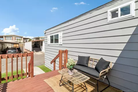Exterior - 243 Havenview Ln, Oceanside, CA 92056 photo 2 of 6