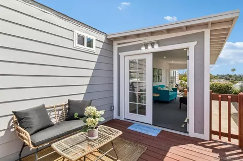 Exterior - 243 Havenview Ln, Oceanside, CA 92056 photo 3 of 6