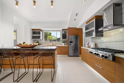 Kitchen - 5435 Parkview Dr, La Jolla, CA 92037 photo 2 of 7