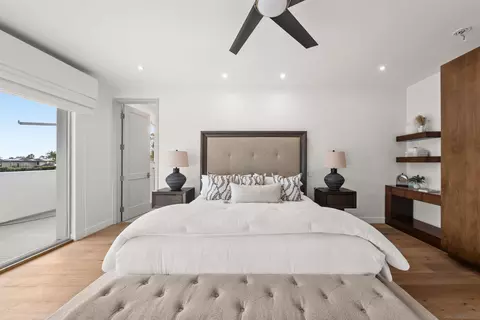 Bedroom - 5435 Parkview Dr, La Jolla, CA 92037 photo 1 of 4