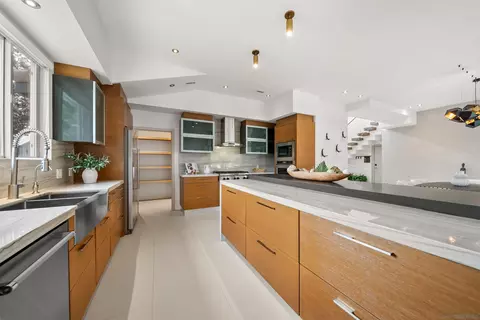 Kitchen - 5435 Parkview Dr, La Jolla, CA 92037 photo 6 of 7