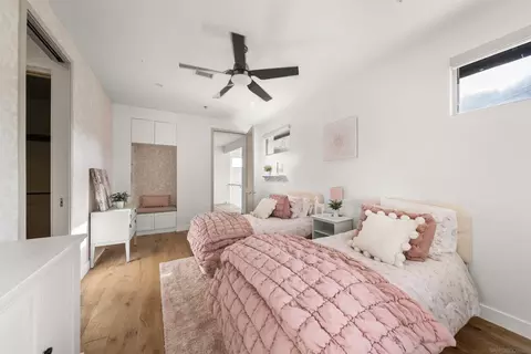 Bedroom - 5435 Parkview Dr, La Jolla, CA 92037 photo 3 of 4