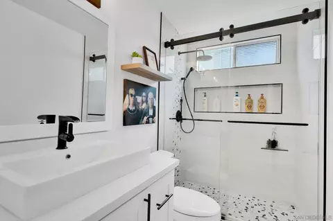 Bath - 5521 Daybreak Ct, Oceanside, CA 92057 photo 2 of 4