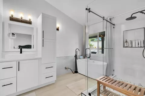 Bath - 5521 Daybreak Ct, Oceanside, CA 92057 photo 3 of 4