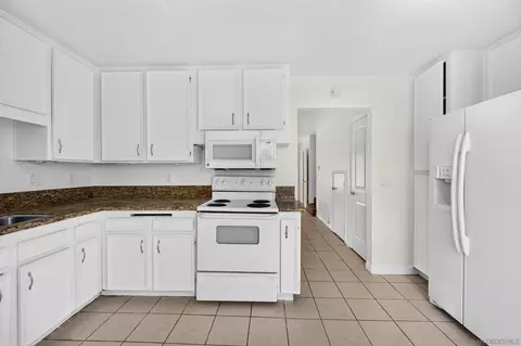Kitchen - 280 Roanoke Rd, El Cajon, CA 92020 photo 4 of 4