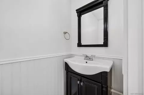 Bath - 280 Roanoke Rd, El Cajon, CA 92020 photo 1 of 3