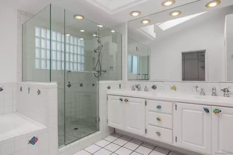 Bath - 3218 San Helena, Oceanside, CA 92056 photo 2 of 5