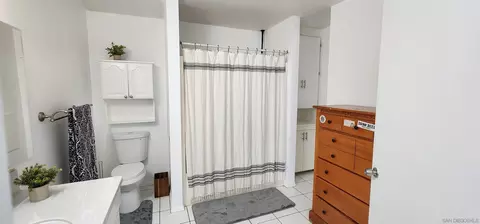 Bath - 13712 Ridge Hl, El Cajon, CA 92021 photo 1 of 2