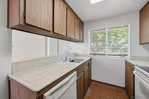 Kitchen - 2504 Wanek Rd #D, Escondido, CA 92027 photo 2 of 2