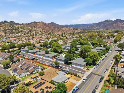 View/Area - 2504 Wanek Rd #D, Escondido, CA 92027 photo 6 of 7