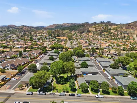 View/Area - 2504 Wanek Rd #D, Escondido, CA 92027 photo 2 of 7