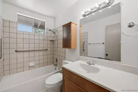 Bath - 2504 Wanek Rd #D, Escondido, CA 92027 photo 1 of 1