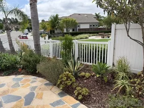 Exterior - 801 Mosaic Cir, Oceanside, CA 92057 photo 4 of 13