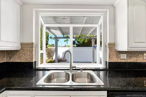 Kitchen - 801 Mosaic Cir, Oceanside, CA 92057 photo 4 of 5