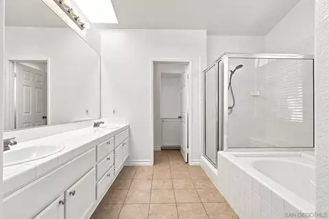 Bath - 801 Mosaic Cir, Oceanside, CA 92057 photo 4 of 8