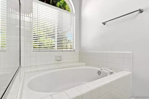 Bath - 801 Mosaic Cir, Oceanside, CA 92057 photo 2 of 8