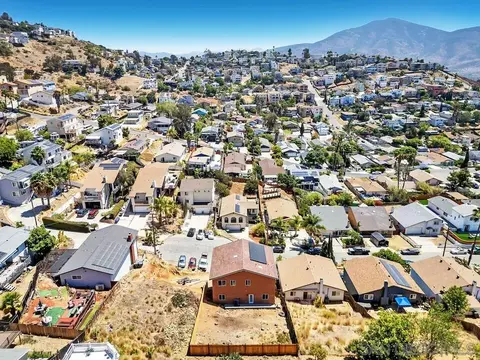 View/Area - 1302 La Presa, Spring Valley, CA 91977 photo 12 of 17