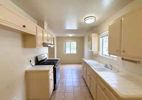 Kitchen - 3671 Campus Dr, Oceanside, CA 92056 photo 3 of 5