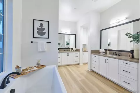 Bath - 1741 Ishihara Rd, Vista, CA 92084 photo 1 of 6