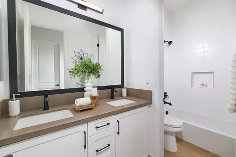 Bath - 1741 Ishihara Rd, Vista, CA 92084 photo 6 of 6