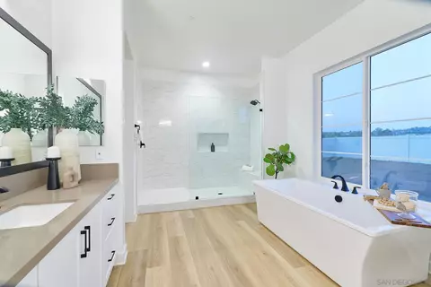 Bath - 1741 Ishihara Rd, Vista, CA 92084 photo 2 of 6
