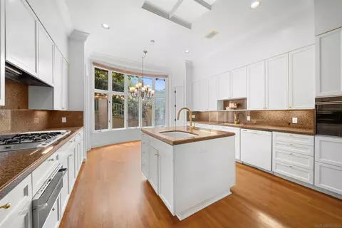 Kitchen - 2302 Rue Adriane, La Jolla, CA 92037 photo 3 of 4