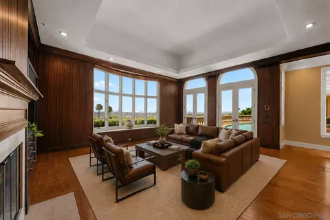 Living - 2302 Rue Adriane, La Jolla, CA 92037 photo 3 of 4