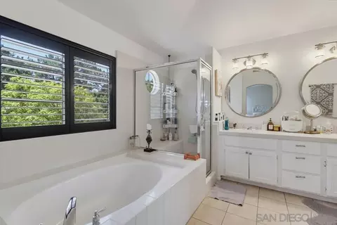 Bath - 2505 Whispering Palms Loop, Chula Vista, CA 91915 photo 4 of 5