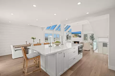 Kitchen - 365 Shoemaker Ln, Solana Beach, CA 92075 photo 3 of 7