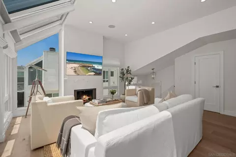 Living - 365 Shoemaker Ln, Solana Beach, CA 92075 photo 2 of 6