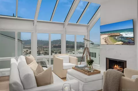 Living - 365 Shoemaker Ln, Solana Beach, CA 92075 photo 5 of 6