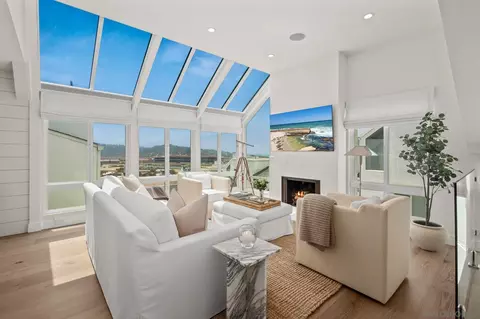 Living - 365 Shoemaker Ln, Solana Beach, CA 92075 photo 1 of 6