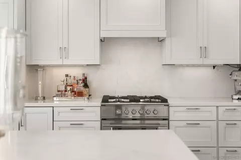 Kitchen - 365 Shoemaker Ln, Solana Beach, CA 92075 photo 6 of 7
