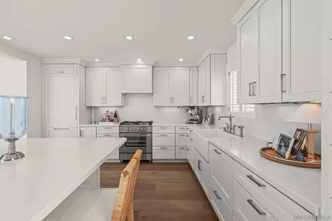 Kitchen - 365 Shoemaker Ln, Solana Beach, CA 92075 photo 2 of 7