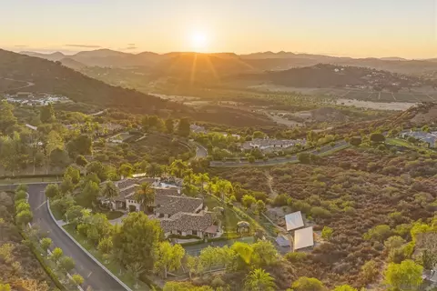 View/Area - 14160 Augusta Ct, Poway, CA 92064 photo 4 of 11